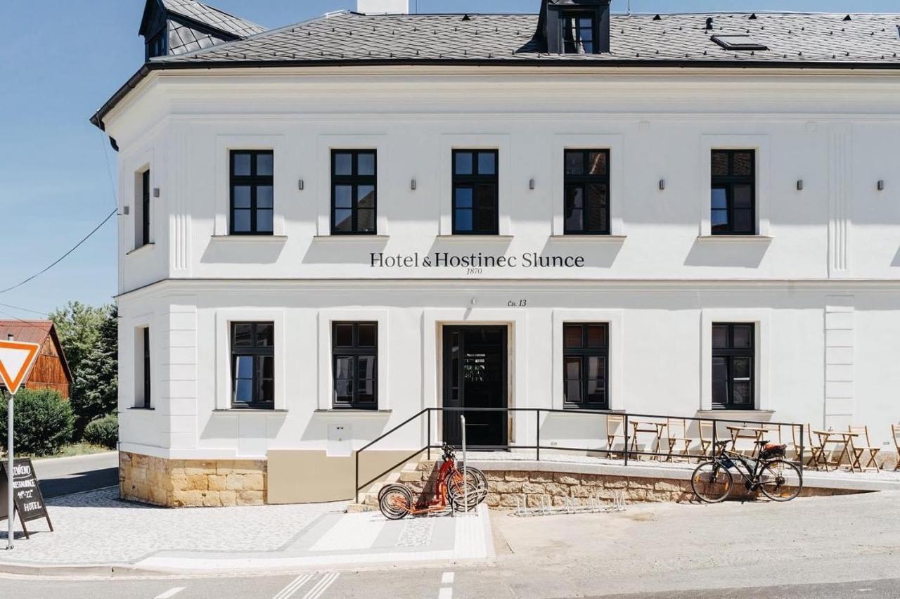 Hotel A Hostinec Slunce Osecna Ngoại thất bức ảnh
