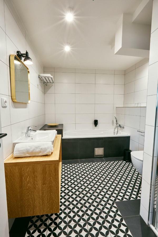 Hotel A Hostinec Slunce Osecna Ngoại thất bức ảnh