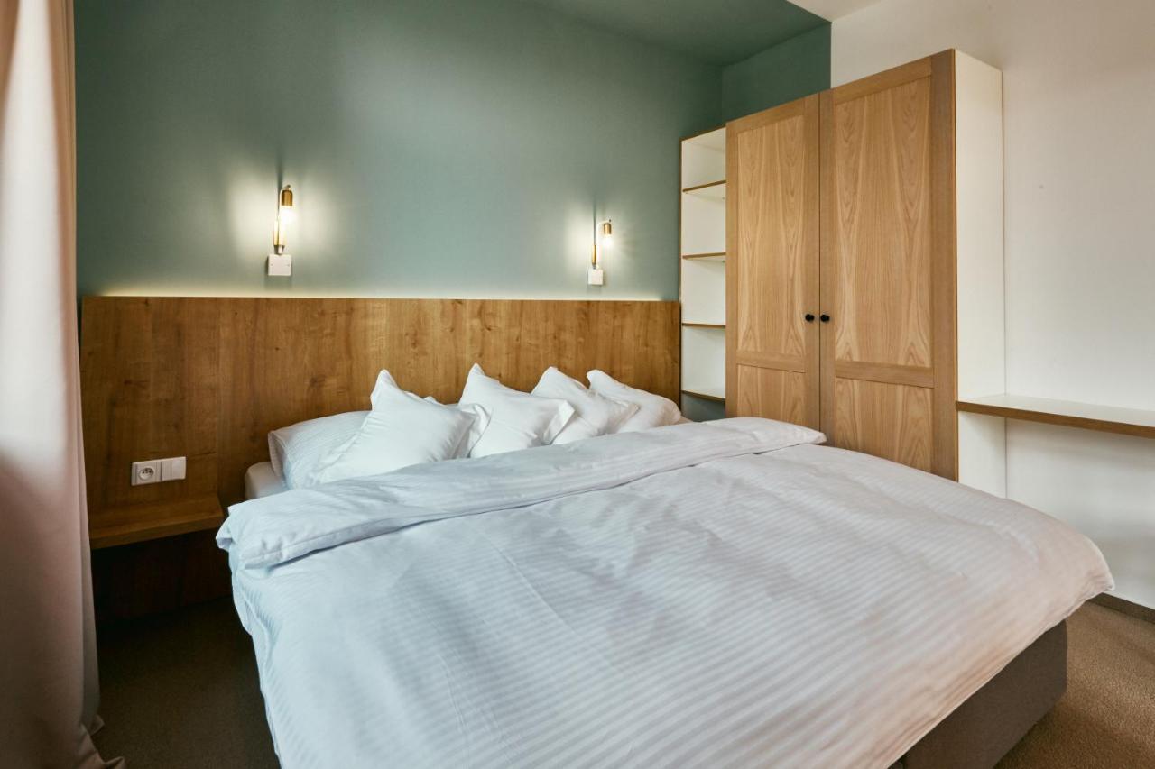 Hotel A Hostinec Slunce Osecna Ngoại thất bức ảnh