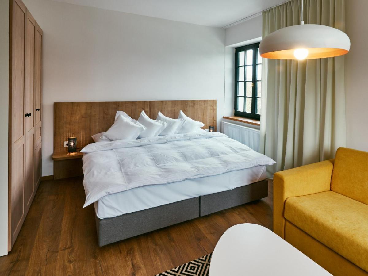 Hotel A Hostinec Slunce Osecna Ngoại thất bức ảnh