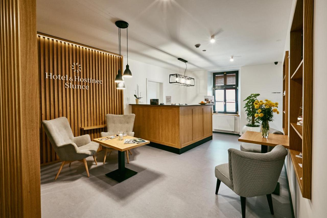 Hotel A Hostinec Slunce Osecna Ngoại thất bức ảnh